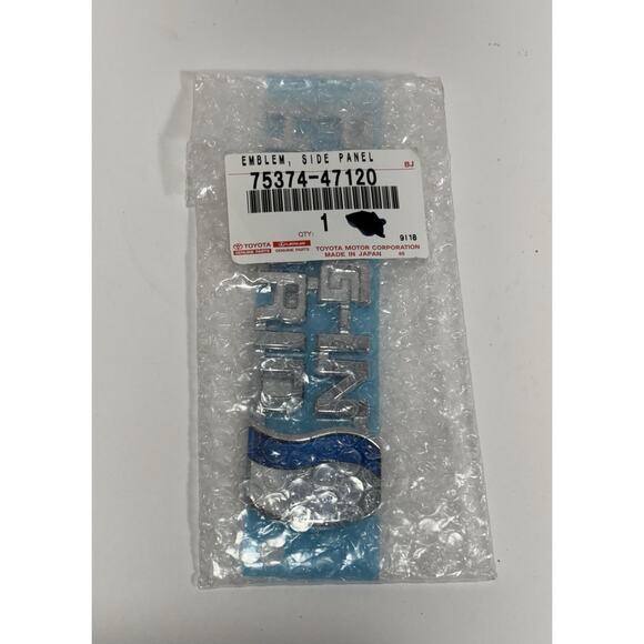 GENUINE PRIUS (12-15) FRONT SIDE PANEL EMBLEM PLUG-IN HYBRID Driver 75374-47120 - Picture 2 of 4